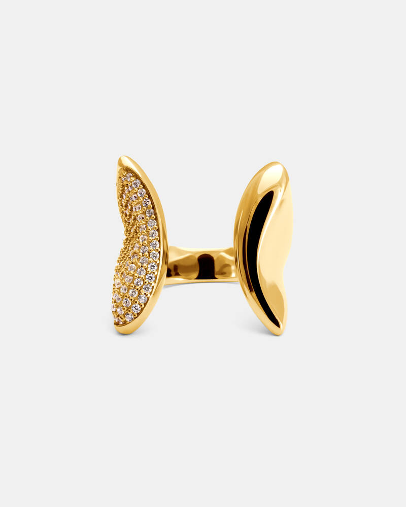 Future Legend Ring in 18K Solid Gold with Pave Diamonds