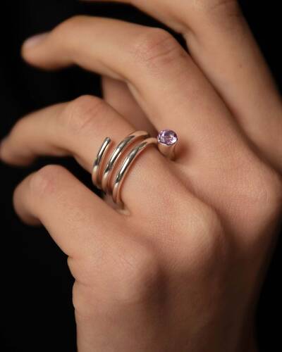 Vera D Ring with Amethyst
