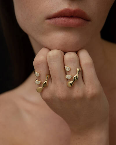 Flux Ring in 18K Solid Gold with Pave Diamonds